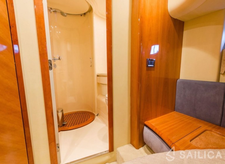 Azimut 46 - Yacht Charter Sailica