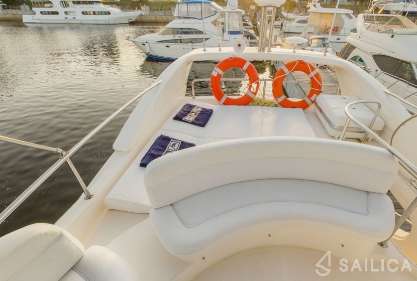 Azimut 46 - Yacht Charter Sailica