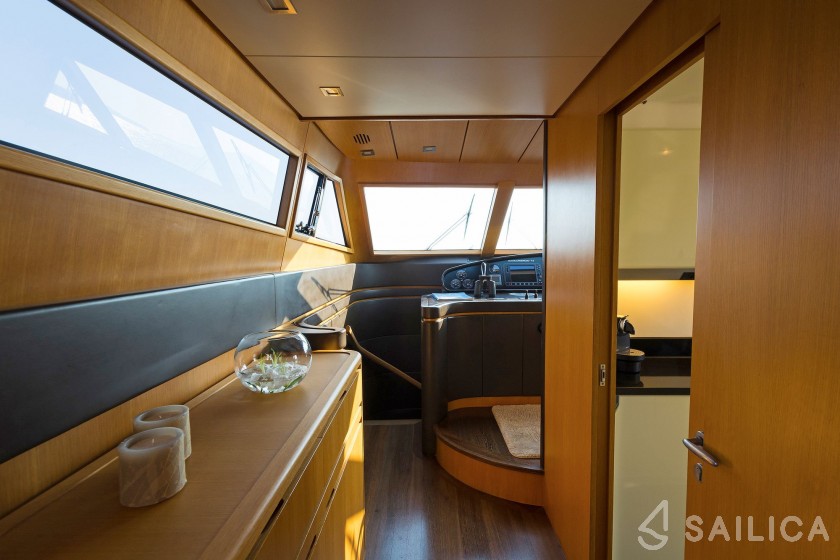 Sanlorenzo 72 - Yacht Charter Sailica