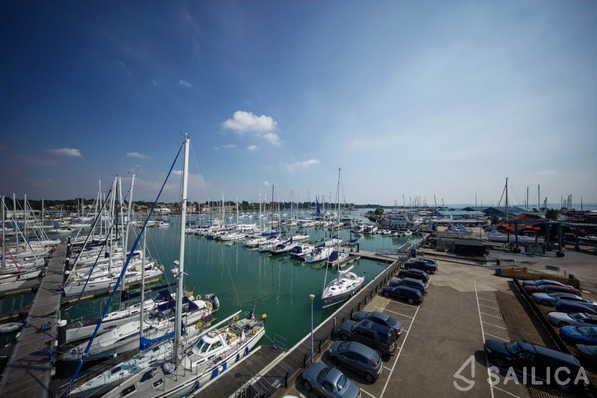 First 40 - Yacht Charter Sailica