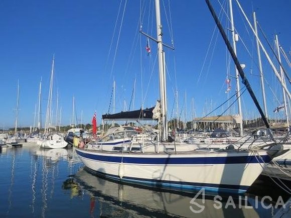 Hallberg Rassy 36 - Yacht Charter Sailica