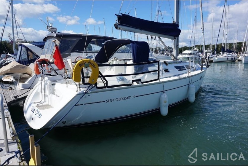 Sun Odyssey 37 - Yacht Charter Sailica