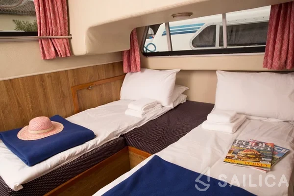 Le Boat Caprice - Yacht Charter Sailica