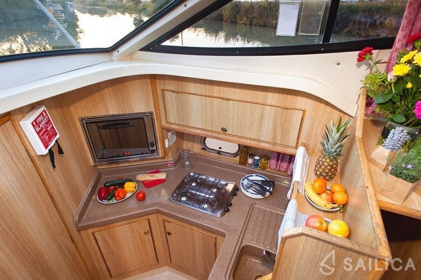 Le Boat Consul - Yacht Charter Sailica