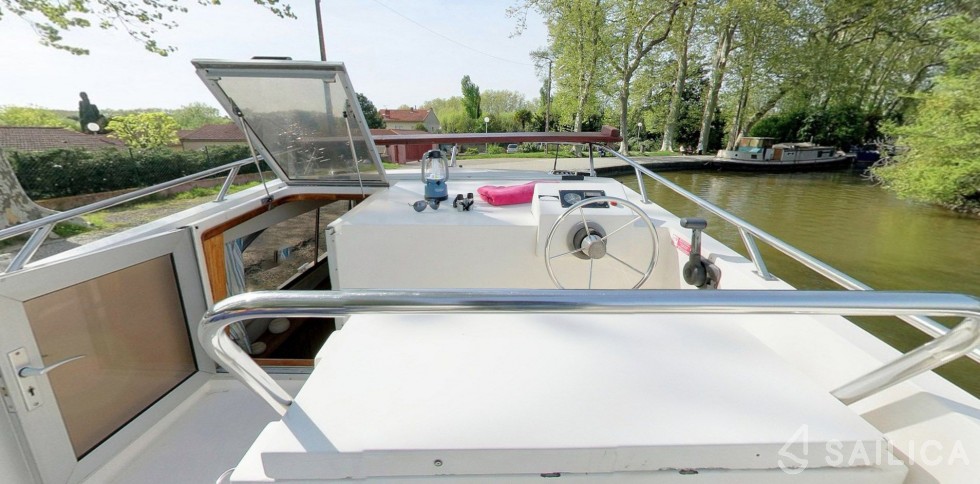 Le Boat Countess - Yacht Charter Sailica