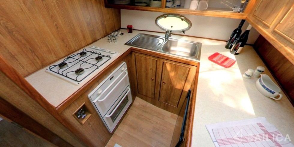 Le Boat Countess - Yacht Charter Sailica