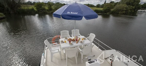 Le Boat Crusader - Yacht Charter Sailica