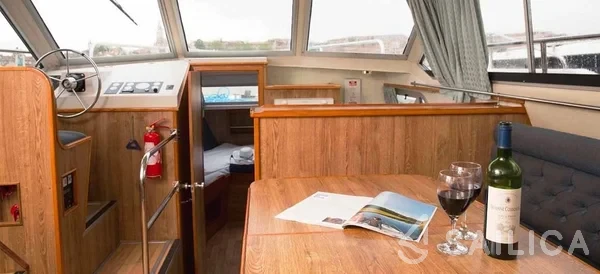 Le Boat Crusader - Yacht Charter Sailica
