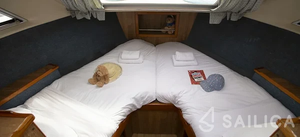 Le Boat Crusader - Yacht Charter Sailica
