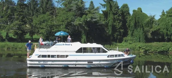 Le Boat Crusader - Yacht Charter Sailica