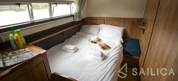Le Boat Crusader - Yacht Charter Sailica