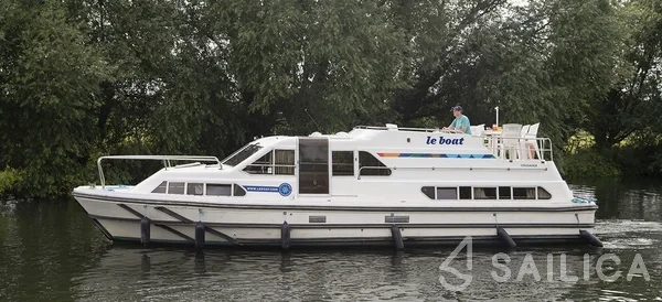 Le Boat Crusader - Yacht Charter Sailica