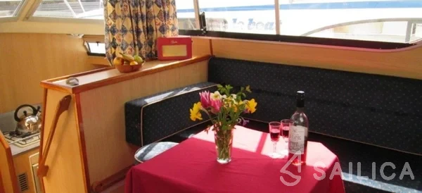 Le Boat Curlew WHS - Yacht Charter Sailica