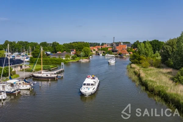 Le Boat Elegance - Yacht Charter Sailica