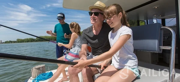 Le Boat Horizon 1 - Yacht Charter Sailica