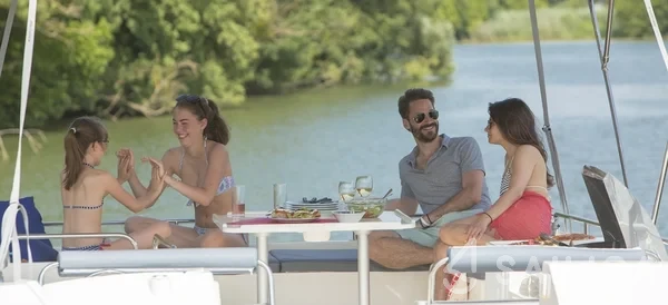 Le Boat Horizon 1 - Yacht Charter Sailica