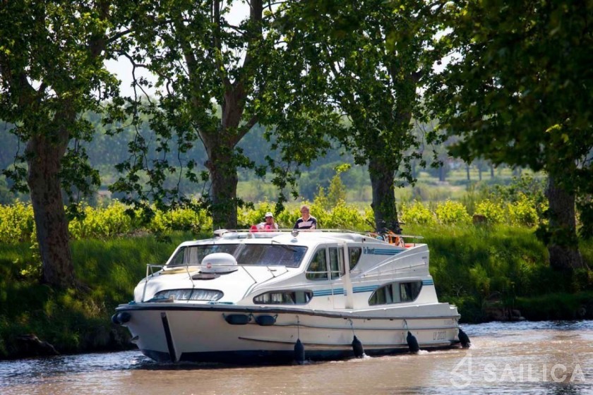 Le Boat Magnifique - Yacht Charter Sailica