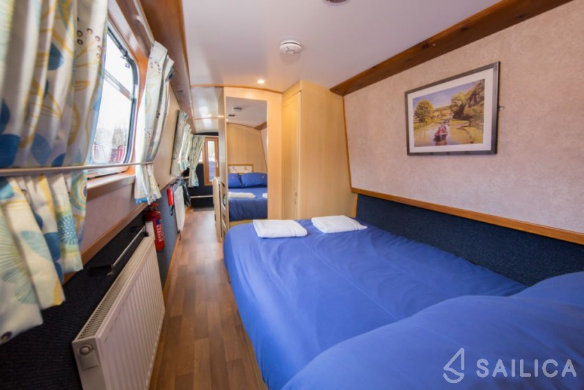 Princess Narrow Boat 4 - Yacht Charter Sailica