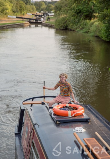 Princess Narrow Boat 4 - Yacht Charter Sailica