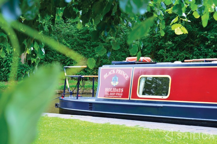 Princess Narrow Boat 4 - Yacht Charter Sailica