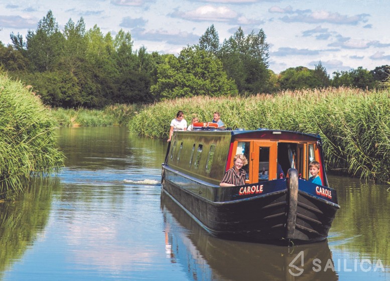 Princess Narrow Boat 4 - Yacht Charter Sailica