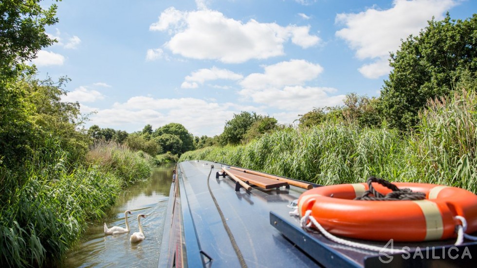 Princess Narrow Boat 4 - Yacht Charter Sailica