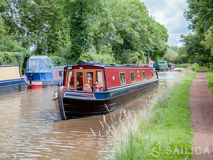 Princess Narrow Boat 6 - Yacht Charter Sailica