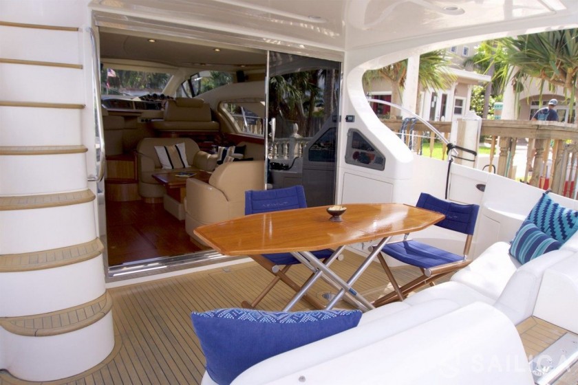 Azimut 50 - Yacht Charter Sailica