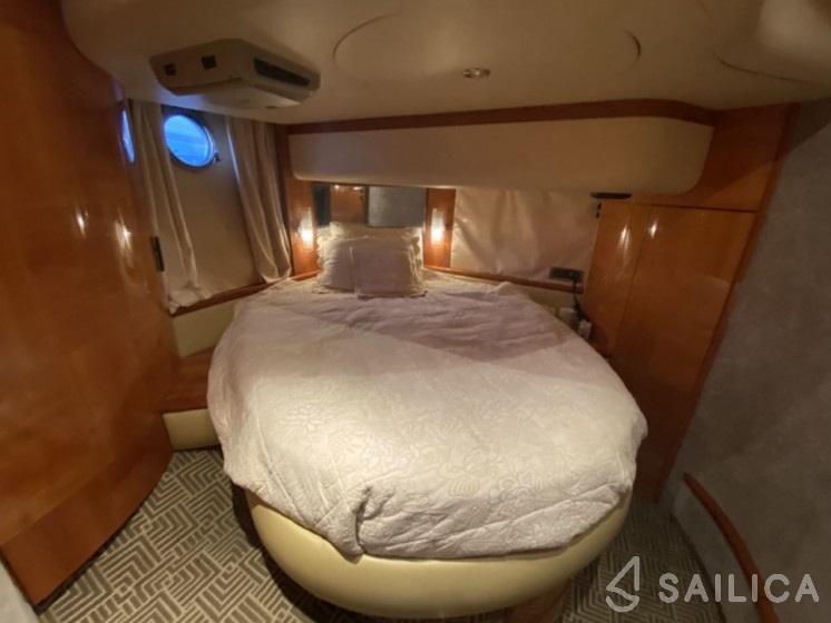 Azimut 50 - Yacht Charter Sailica