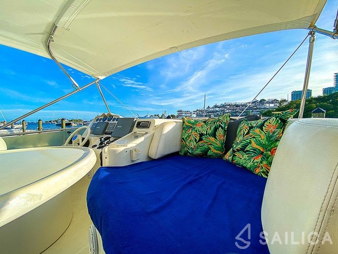 Azimut 50 - Yacht Charter Sailica