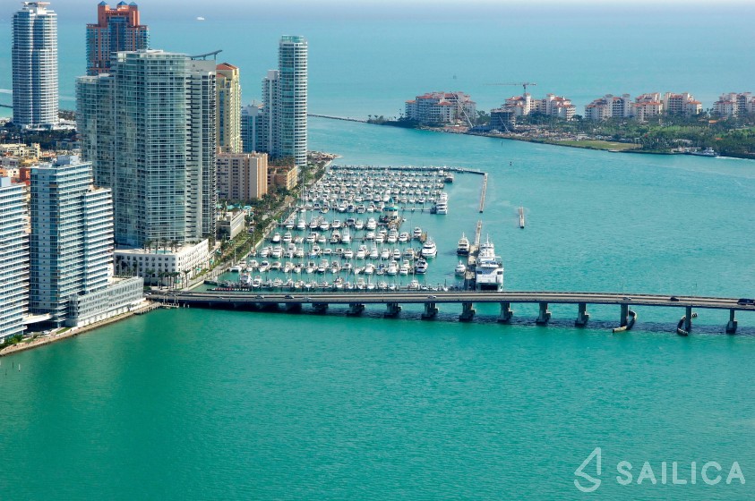 Azimut 50 - Yacht Charter Sailica