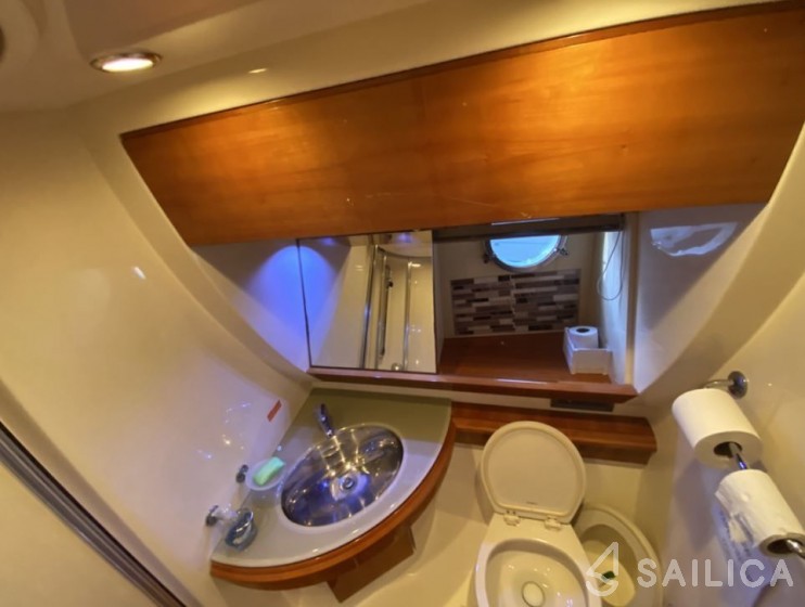 Azimut 50 - Yacht Charter Sailica