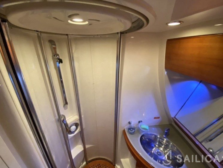 Azimut 50 - Yacht Charter Sailica