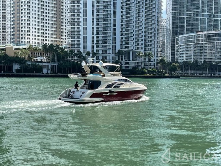 Azimut 50 - Yacht Charter Sailica