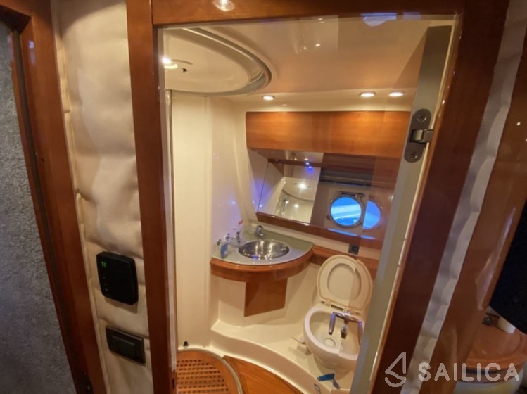 Azimut 50 - Yacht Charter Sailica