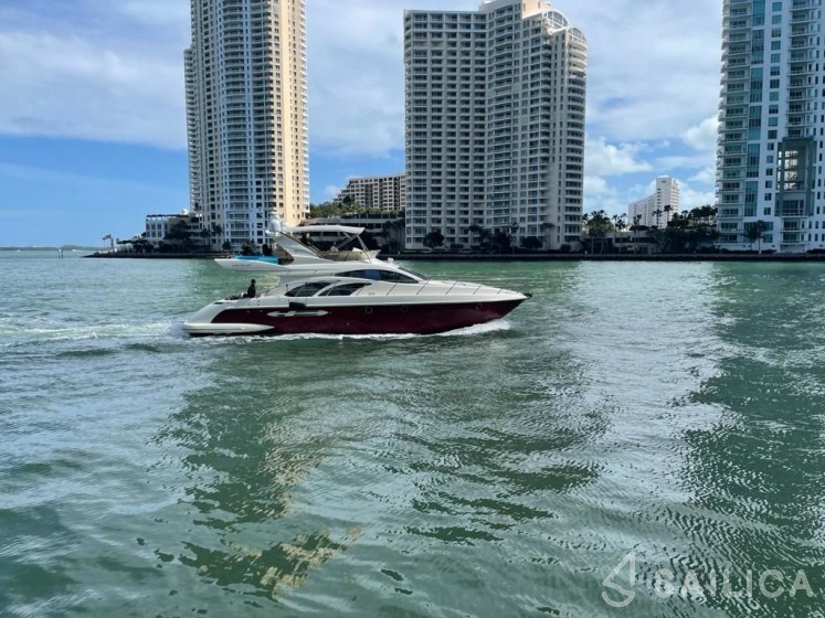 Azimut 50 - Yacht Charter Sailica