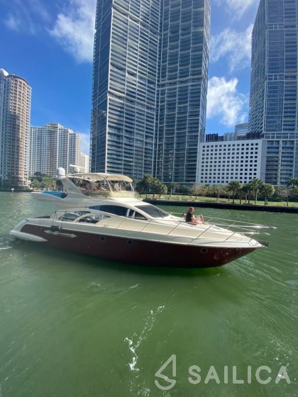 Azimut 50 - Yacht Charter Sailica