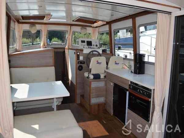 De Drait Bravoure 34 - Yacht Charter Sailica