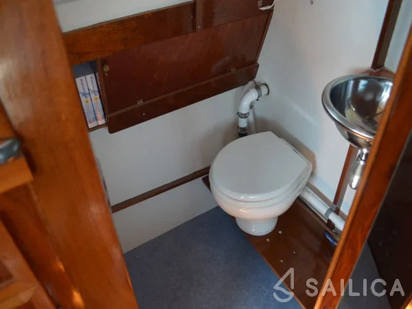 De Drait Doerak 850 OK - Yacht Charter Sailica