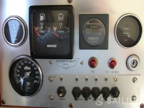 De Drait Doerak 850 OK - Yacht Charter Sailica