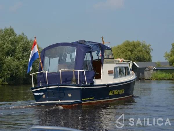 De Drait Doerak 850 OK - Yacht Charter Sailica