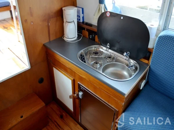 De Drait Doerak 850 OK - Yacht Charter Sailica