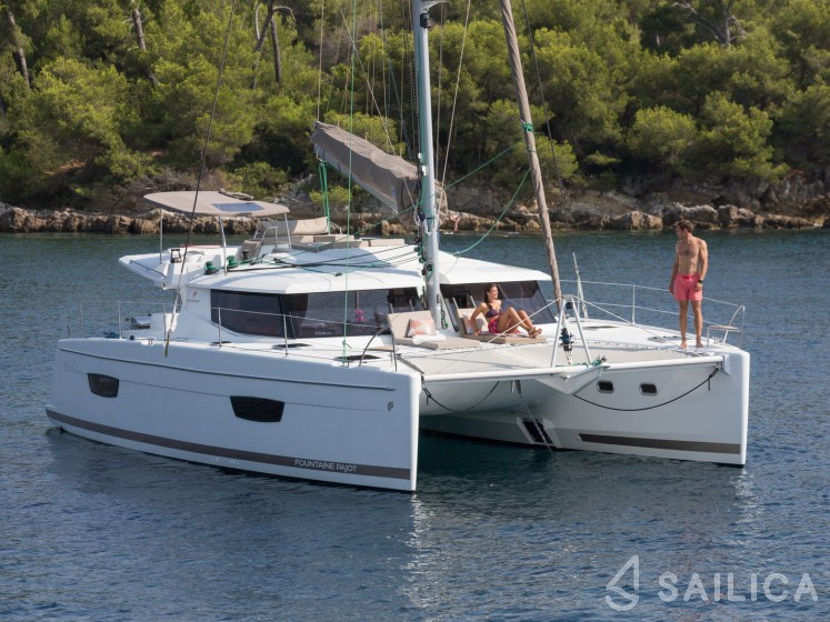 Helia 44 - Yacht Charter Sailica