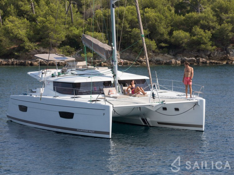 Helia 44 - Yacht Charter Sailica