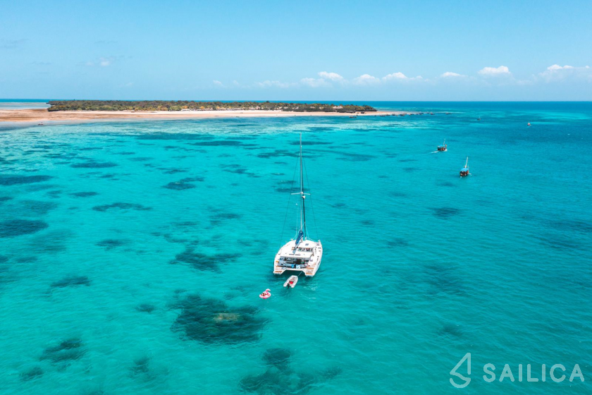 Helia 44 - Yacht Charter Sailica