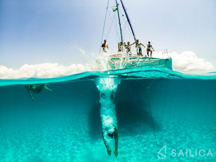 Helia 44 - Yacht Charter Sailica