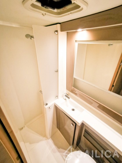 Helia 44 - Yacht Charter Sailica