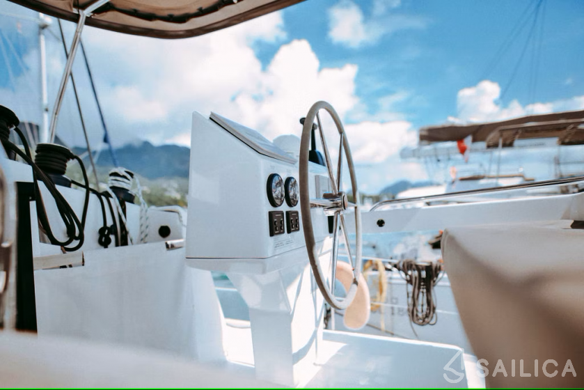 Helia 44 - Yacht Charter Sailica
