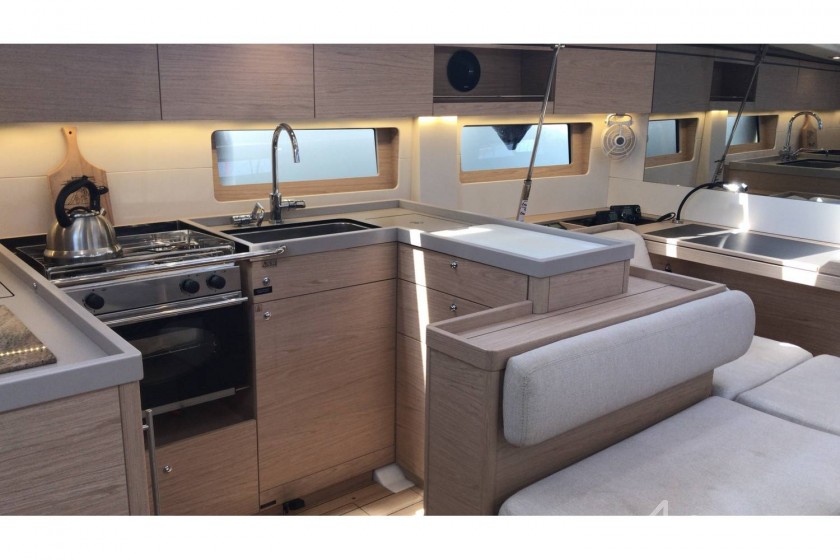 Oceanis 51.1 - Yacht Charter Sailica