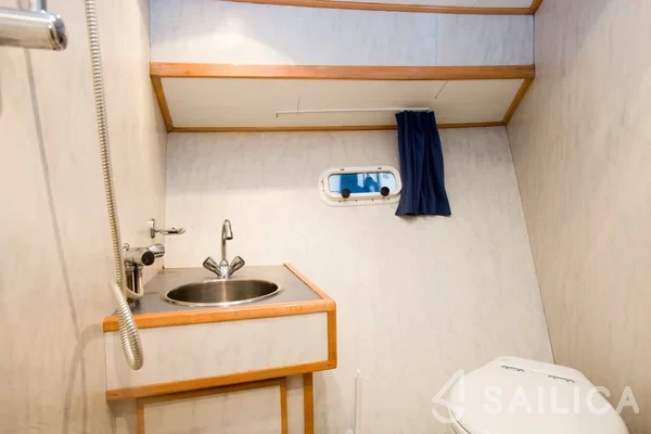De Drait Renal 45 - Yacht Charter Sailica